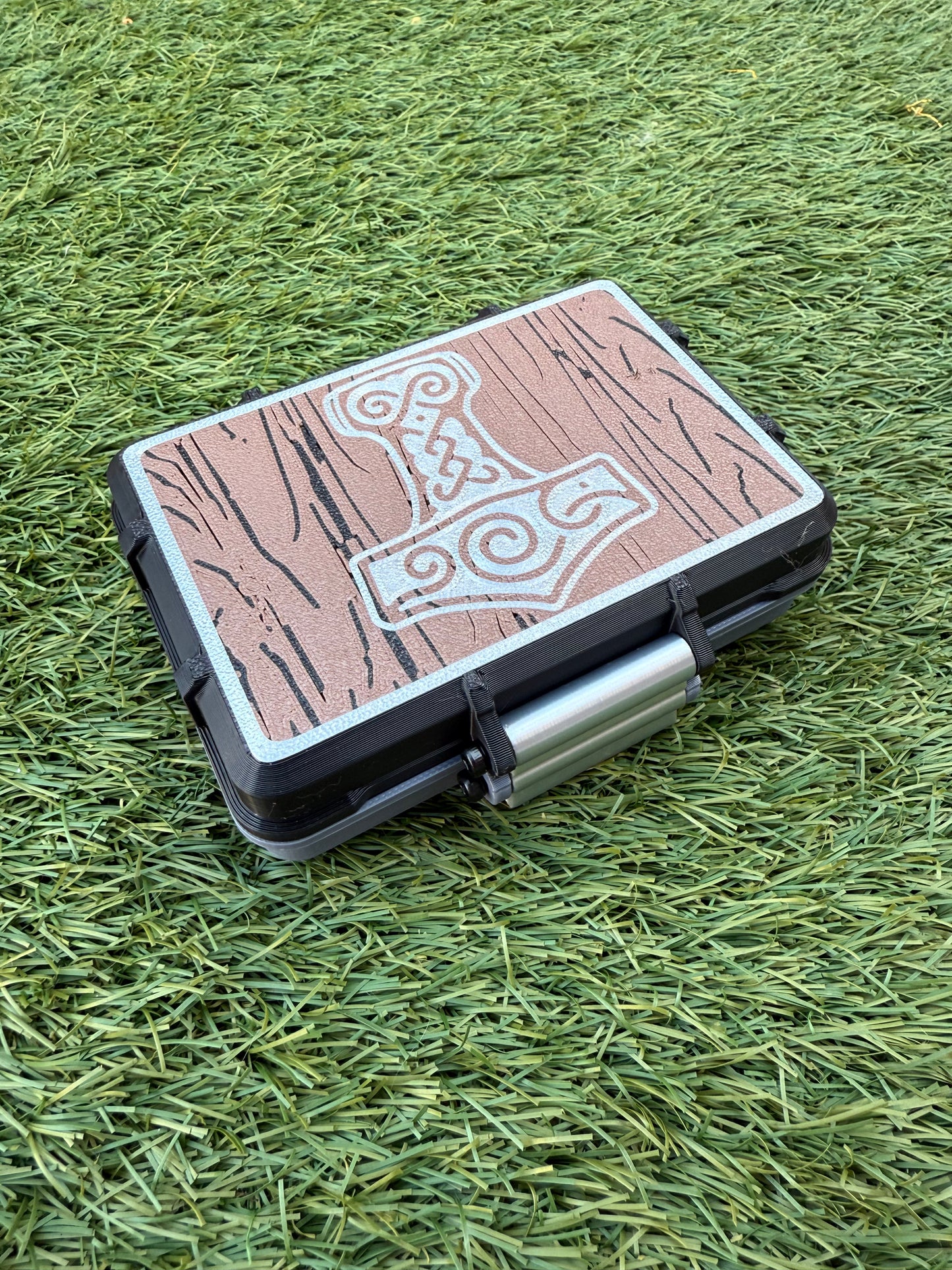 Mjolnir Finds Box Compartments