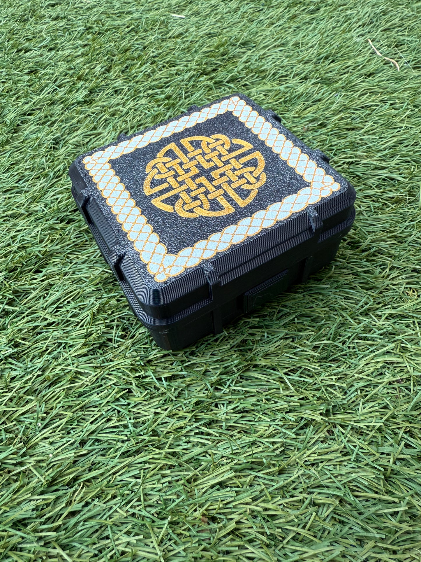 Celtic Knot Box Podz