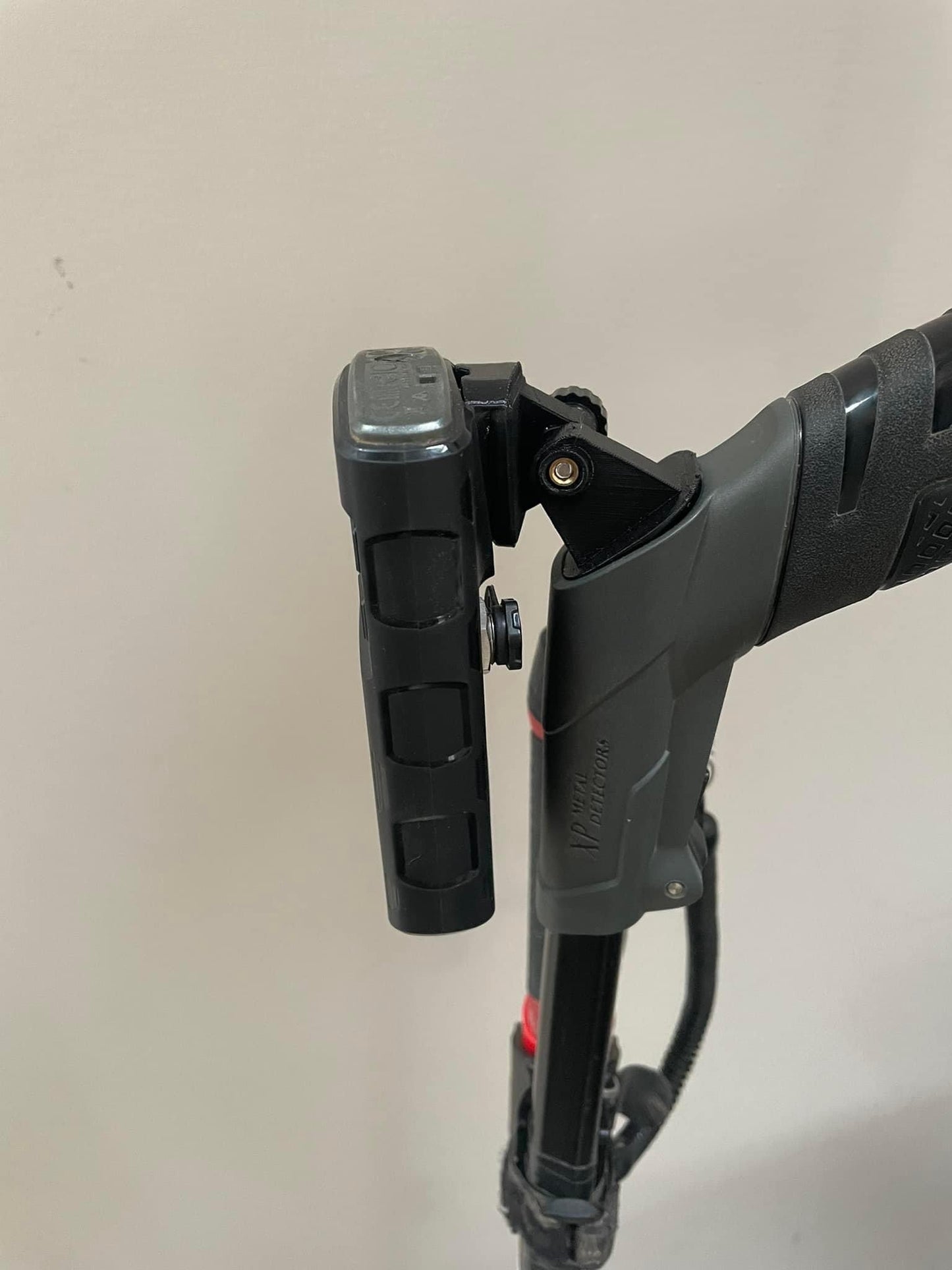 Deus Angled Fold Flat Remote Clip